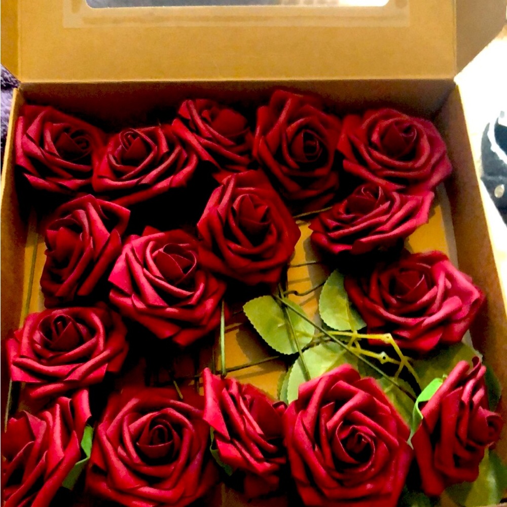 16 faux red roses 🌹